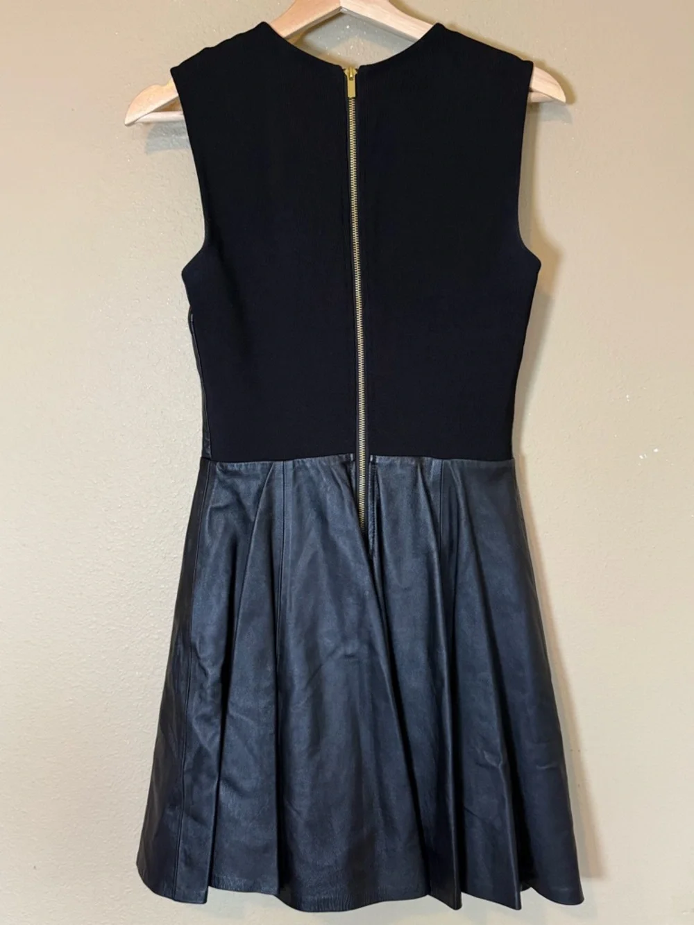 Diane Von Furstenberg Jeannie Black Leather Mini Dress US Size 4 - Picture 4 of 9